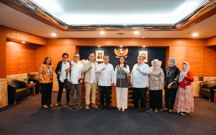 Wamendes Ahmad Riza Patria saat bertemu Wakil Menteri Pariwisata Ni Luh Puspa di Kantor Kemenpar Jakarta, Rabu (11/2/2026).