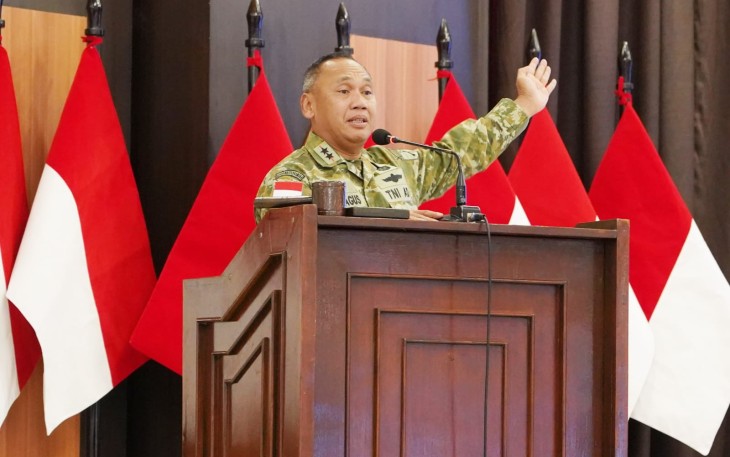 Pangdam XIII Merdeka, Mayjen TNI Mirza Agus saat memimpin Rapim