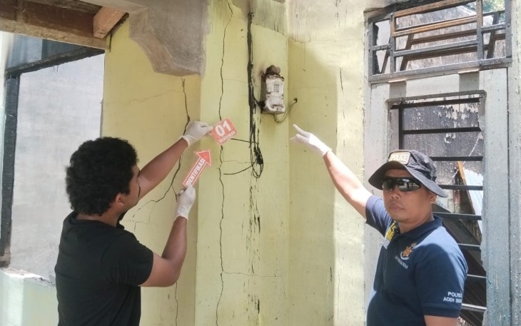 Polres Aceh Singkil saat Olah TKP Kebakaran Rumah di Desa Pandan Sari, Selasa (24/03/2026).
