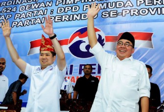 Ketua Umum Partai Indonesia Raya atau Perindo, Hary Tanoesoedibjo saat menghadiri pelantikan pengurus Dewan Pimpinan Ranting (DPR) dan sayap Perindo se-Provinsi Bengkulu, di Gedung Olahraga Kota Bengkulu, Kamis (06/04/2017).