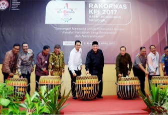 Gubernur Ridwan Mukti saat membuka acara pembukaan Rapat Koordinasi Nasional (Rakornas) KPI 2017 di Grage Horizon, Jumat (31/03/2017).