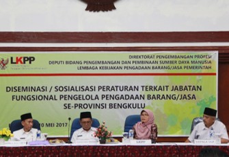 Diseminasi, sosialisasi peraturan terkait jabatan fungsional pengelola pengadaan barang/jasa se-provinsi Bengkulu, di ruang pola, Rabu(10/5).
