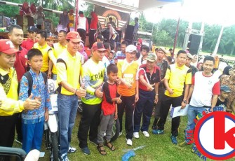 Senam massal dalam rangka menyambut HUT Kaur ke 14, Jumat (19/05/2017)