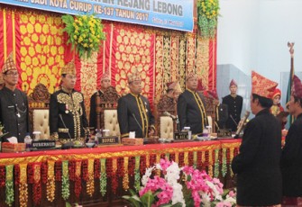 Rapat Paripurna Istimewa, memperingati hari jadi kota Curup ke-137 tahun 2017 di Gedung Rapat DPRD Kabupaten Rejang Lebong, Sabtu(13/5)