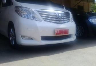 Mobil dinas Gubernur Bengkulu nampak parkir di Polda Bengkulu