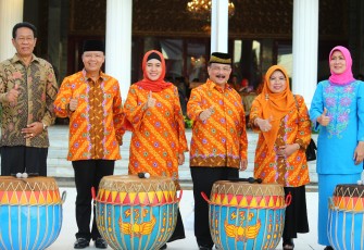 Rohidin Mersyah saat membuka secara langsung kegiatan Apresiasi Guru dan Tenaga Kependidikan Pendidik Anak Usia Dini dan Pendidikan Masyarakat (GTK PAUD dan DIKMAS) Berprestasi Tingkat Nasional Tahun 2017, di Balai Raya Semarak Bengkulu, Senin(10/7).