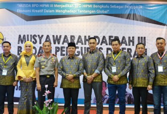 Plt. Gubernur Bengkulu Rohidin Mersyah saat membuka Musyawarah Daerah III Badan Pengurus Daerah Himpunan Pengusaha Muda Indonesia (HIPMI) Bengkulu, Rabu (19/7). 