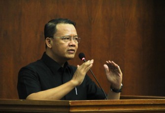 Plt Gubernur ketika membuka pelatihan teknis SDM bidang teknologi informasi dan komunikasi dalam rangka penyelenggaraan e-goverment di lingkungan Pemerintah Provinsi Bengkulu.