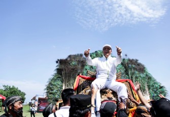 HUT RI ke 72 selain panjat pinang massal, juga dimeriahkan oleh Pesta Rakyat Kemerdekaan Provinsi Bengkulu.