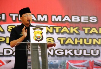 Plt Gubernur Bengkulu Rohidin Mersyah saat sambutan dalam acara Asistensi dan Supervisi Team Mabes Polri di Aula Adem Polda Bengkulu.
