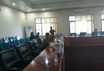Dinas Lingkungan Hidup (DLH) Kota Bengkulu saat hearing dengan anggota Dewan Kota Bengkulu, Senin (16/02/2018)