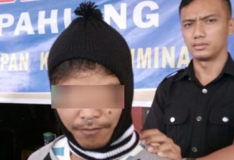 RD (31), terduga pelaku sodomi saat diamankan Polres Kepahiang. Foto (Bengkulutoday.com)