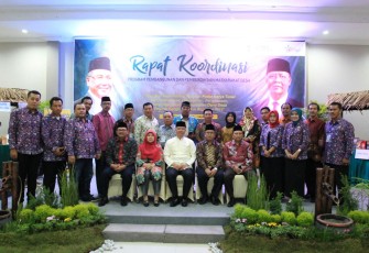 Plt Gub Rohidin Mersyah Foto Bersama Dengan Peserta Rapat Koordinasi (Rakor) Program Pembangunan dan Pemberdayaan Masyarakat dan Desa (P3MD) Provinsi Bengkulu dan Program Inovasi Desa (PID) tahun 2018 