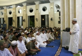 Salat Gerhana Bulan Di Lakukan Di  Masjid At Taqwa