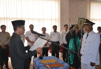 Pelantikan Nurlian Efendi sebagai Kades Suka Banjar