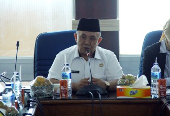 Sekretaris Daerah Provinsi Bengkulu Nopian Andusti saat membuka Pertemuan Kemitraan dengan Pemangku Kepentingan Tingkat Provinsi Bengkulu Tahun 2018.
