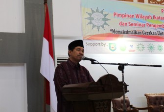 Staf Ahli Bidang Kesra dan SDM Rusdi Bakar menyampaikan ucapan selamat
