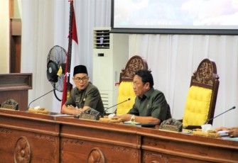 Rapat Paripuran DPRD Provinsi 