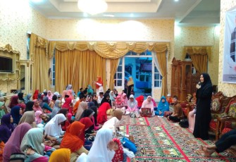 Asisten II bidang Perekonomian dan Pembangunan Yuliswani hadiri Buka Bersama MUI di Rumdin Wagub.
