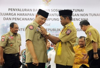 Penyaluran Bantuan Sosial Non Tunai Program Keluarga Harapan (PKH) serta Bantuan Pangan Non Tunai (BPNT) mulai dilaksanakan, kegiatan ini dilangsungkan di Balai Raya Semarak Bengkulu..