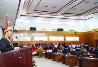 Plt Gubernur Bengkulu Rohidin Mersyah hadiri Paripurna HUT Kabupaten Kaur ke XV Di Ruang Rapat Paripurna DPRD Kab. Kaur.