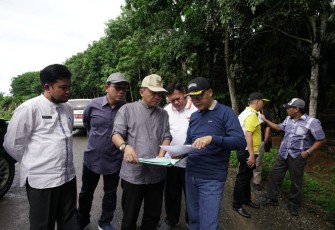 Plt Gubernur tinjau Proyek Pembangunan Jalan Kegiatan Tahun 2017 dan Tahun 2018.