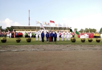 Ribuan atlet saat mengikuti acara pembukaan Porprov, Selasa (1/5/2018) di Stadion Semarak Bengkulu Sawah Lebar Kota Bengkulu. 