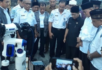 Kemenag Provinsi Bengkulu saat melakukan hisab penentuan awal puasa Ramadhan 1439 Hijriah