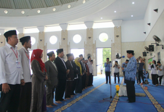 Staf Ahli Gubernur bidang Kemasyarakatan dan Kesra Rusdi buka MTQ.
