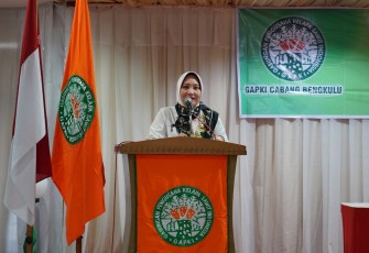 Sosialisasi-Asisten II Setda Provinsi Bengkulu Yuliswani.