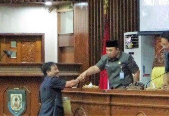 Sekda Provinsi Bengkulu Nopian Andusti Menghadiri Rapat Paripurna DPRD Provinsi Bengkulu 