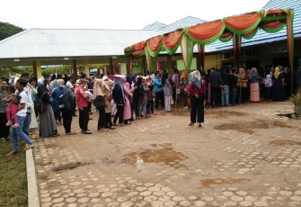 Antrean Pengambilan Nomor Peserta Tes CPNSD Kaur