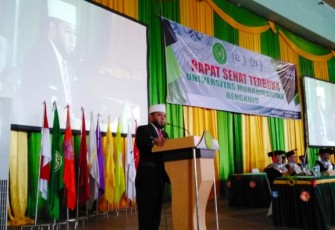 Walikota Bengkulu H Helmi Hasan saat menghadiri acara wisuda