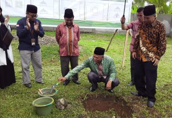Ketua Pimpinan Wilayah Nahdlatul 'Ulama Provinsi Bengkulu. Prof. Dr. H. Sirajuddin, M. M.Ag,MH Melakukan Peletakan Batu Pertama Pembangunan Masjid Baitus Salam Munawaroh