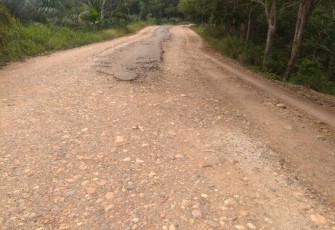Kondisi jalan yang butuh pembangunan 