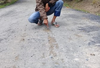 Pembangunan rabat beton melalui anggaran Dinas PUPR Kabupaten Kaur dengan nilai Kontrak Rp 1,2 Miliar terletak di Desa Tanjung Aur 1 Kecamatan Tanjung Kemuning
