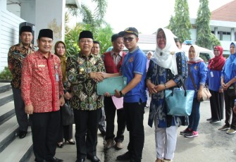 Gubernur Bengkulu Rohidin Mersyah Melepas Tim Relawan Persatuan Perawat Nasional  Indonesia Provinsi Bengkulu 