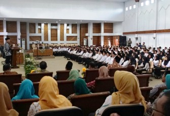 Penyererahan Surat Keputusan (SK) Pengangkatan Calon Pegawai Negeri Sipil (CPNS) Lingkungan Pemprov Bengkulu Formasi Tahun 2018.