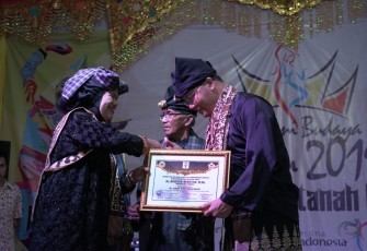 Gubernur Bengkulu Rohidin Mersyah Dianugerahi Gelar Kehormatan Sebutan Datuk Rajo Nan Babangso