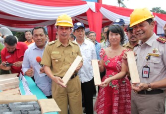 Kepala Dinas Tanaman Pangan Holtikultura dan Perkebunan Ricky Gunarwan Dan Kepala Karantina Pertanian Bengkulu, M Ischaq