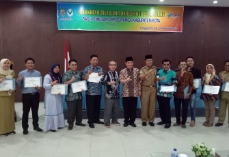 Kepala Dinas Kesehatan Provinsi Bengkulu Herwan Antoni Foto Bersama 