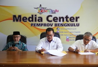 Pengumuman Hasil Seleksi Terbuka Jabatan Pimpinan Tinggi Pratama di Lingkungan Pemrov Bengkulu di Sampaikan Oleh Ketua Panitia Seleksi Ridwan Nurazi