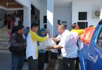 ASN di Lingkungan Pemerintah Provinsi Bengkulu Terdampak Banjir Terima Bantuan Dari Tim Penggerak PKK dan Dharma Wanita provinsi Bengkulu