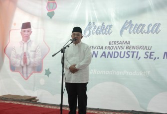 Sekda Provinsi Bengkulu Nopian Andusti saat memberikan sambutan