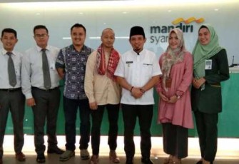 Wakil Wali Kota Bengkulu Dedy Wahyudi Foto Bersama 