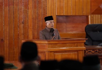 Plt Bupati Bengkulu Selatan Gusnan Mulyadi saat menyampaikan  nota pengantar Laporan Keterangan Pertanggungjawaban (LKPj) Bupati Bengkulu Selatan tahun anggaran 2018