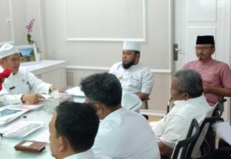 Wali Kota Bengkulu Helmi Hasan Pimpin Rapat  
