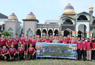 Personil Polda Bengkulu Laksanakan Bakti Sosial di Rumah Ibadah 