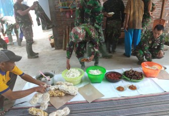 Warga Ini Anggap TNI Satgas TMMD Sebagai Anak Sendiri