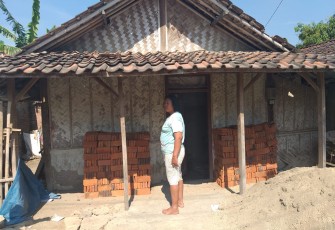 Kediaman Satri yang mendapat perbaikan rumah TMMD Tegal